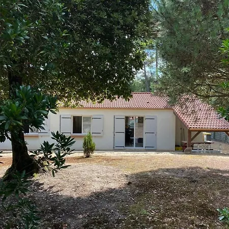 Maison Individuelle à Avec Terrasse Et Jardin - Fr-1-336-73 *